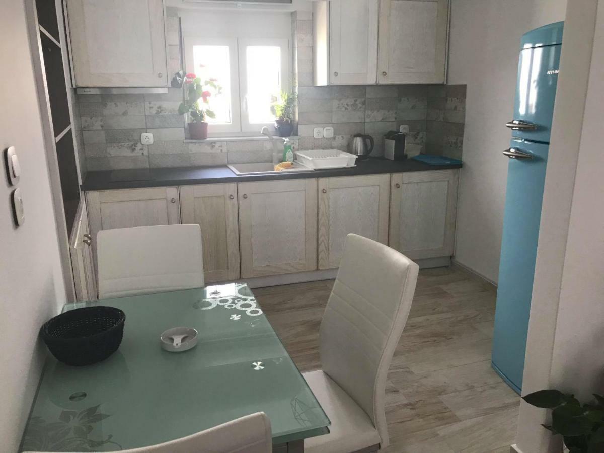 Blue Island Apartment Batsi  Bagian luar foto