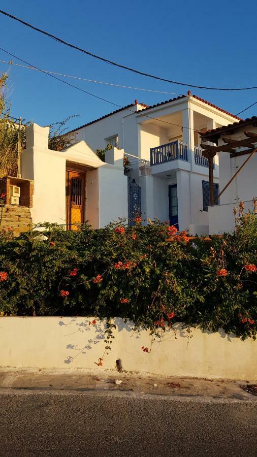 Blue Island Apartment Batsi  Bagian luar foto