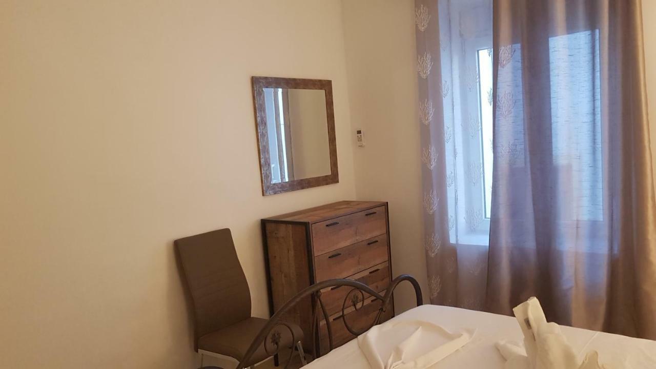 Blue Island Apartment Batsi  Bagian luar foto