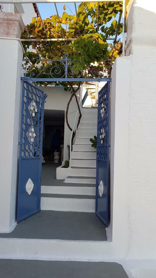Blue Island Apartment Batsi  Bagian luar foto
