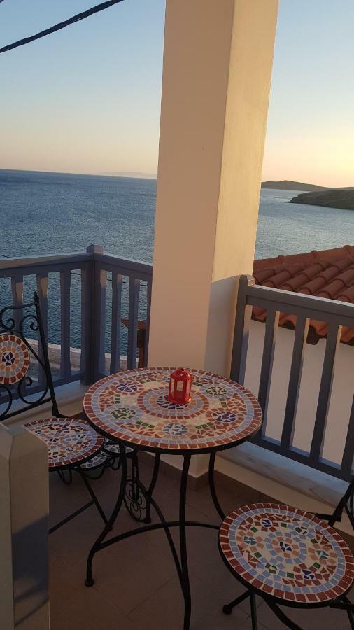 Blue Island Apartment Batsi  Bagian luar foto