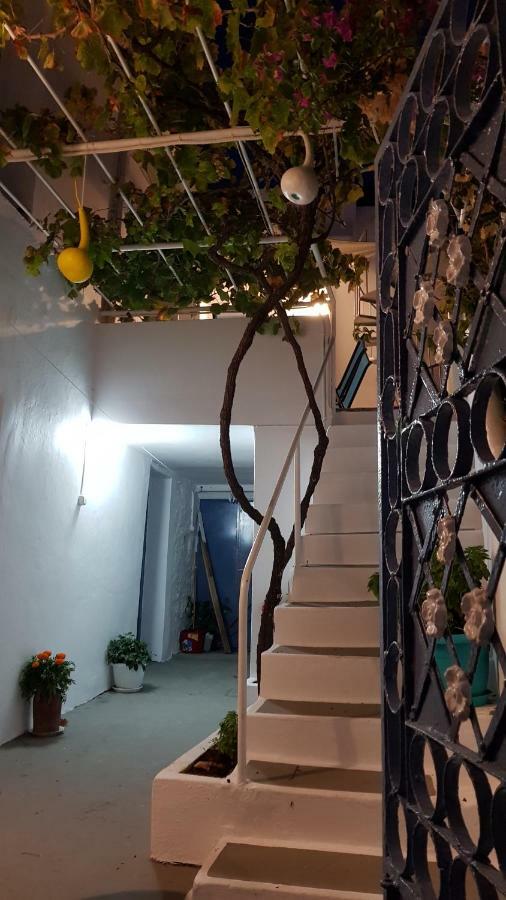Blue Island Apartment Batsi  Bagian luar foto