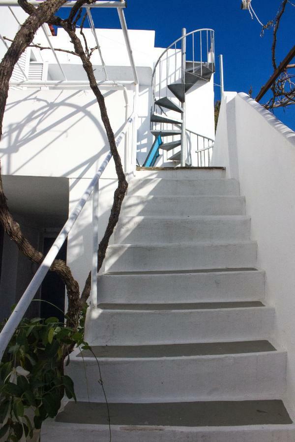Blue Island Apartment Batsi  Bagian luar foto