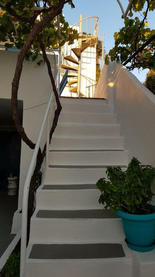 Blue Island Apartment Batsi  Bagian luar foto