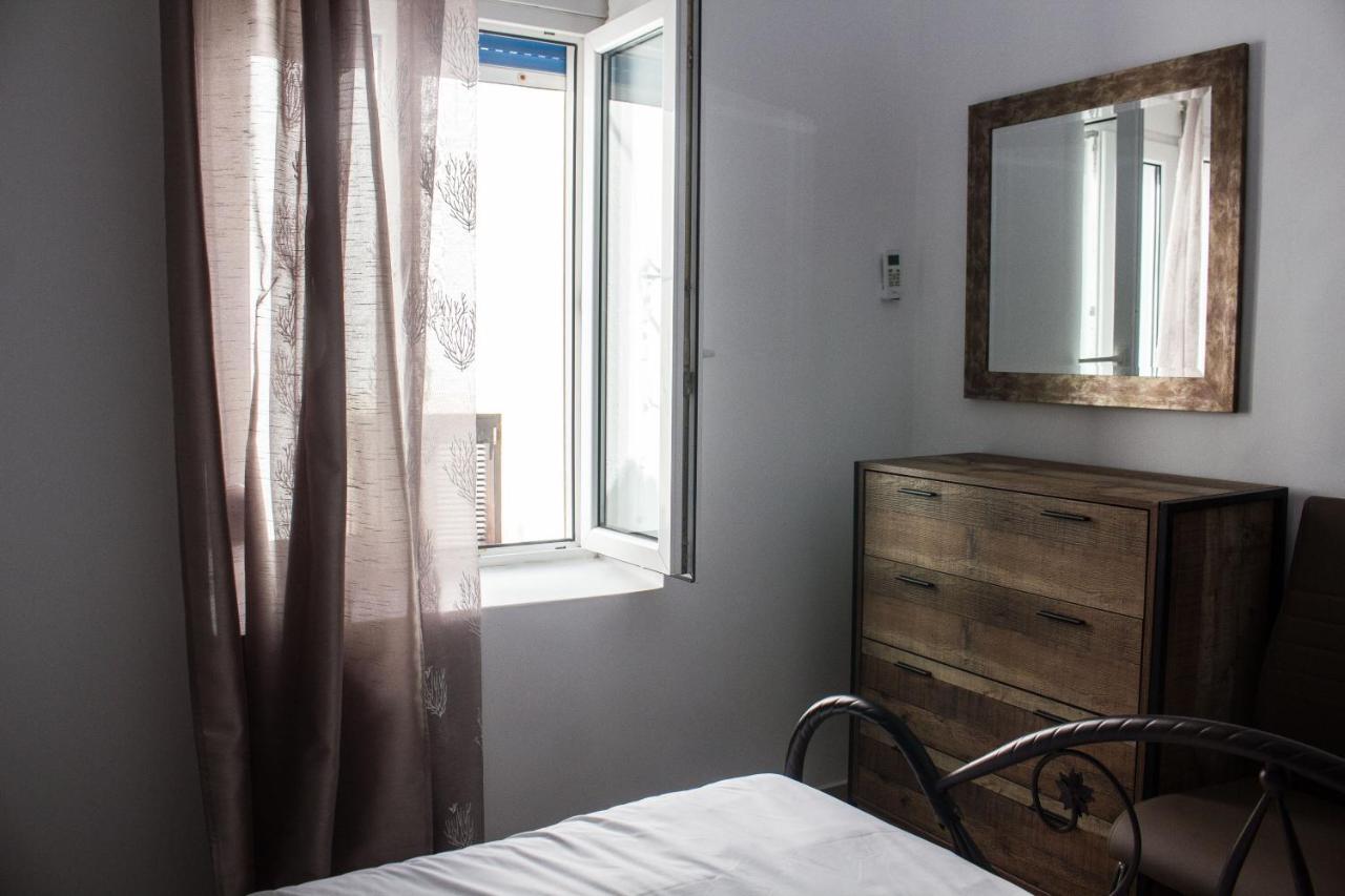 Blue Island Apartment Batsi  Bagian luar foto